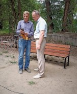В округе №3 завершили работы по ремонту внутриквартальных дорог и пешеходных дорожек и установили новые скамейки